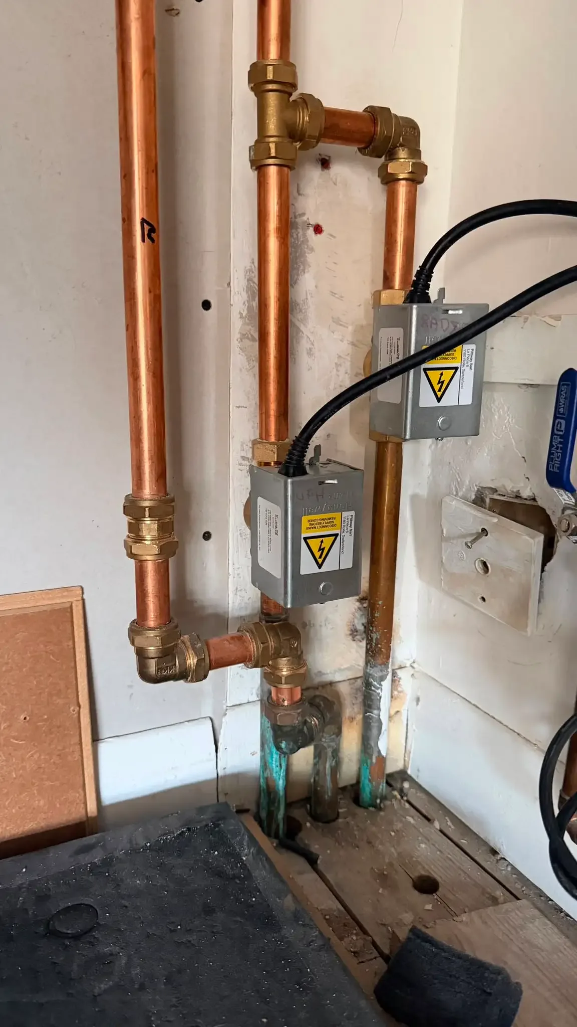 Water heater copper pipe connections and zone valves repaired in Killeen TX